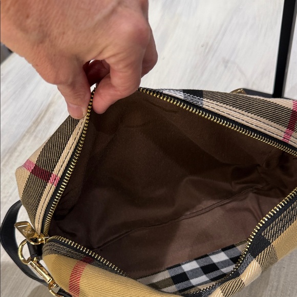 Designer Beige and Black Crossbody Bag with Red Accents - Picture 7 of 10